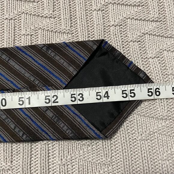 Hugo Boss brown striped silk tie. - Picture 4 of 5